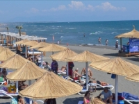 PO HRVATSKOM MODELU: Crnogorci uvode visoke kazne za turiste koji šetaju u kupaćim kostimima