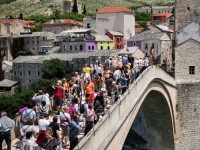 OČEKUJE SE REKORDNA SEZONA: Turisti sa svih kontinenata pristižu u Mostar, ugostitelji zadovoljno trljaju ruke
