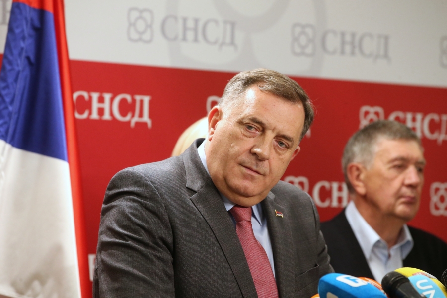 Dodik Pani No Stao Pred Kamere Sad Su Iznijele Niz Monstruoznih La I