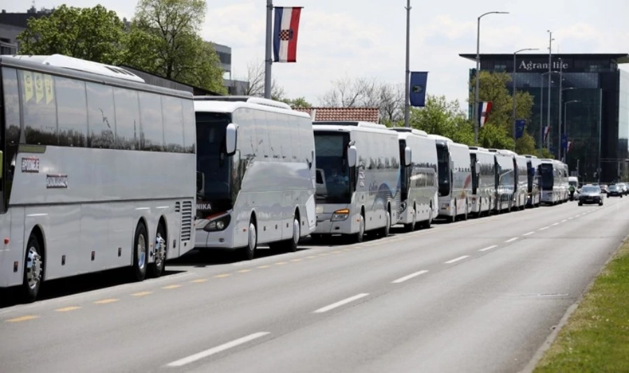 Problem Nije Od Ju E Voza A Autobusa Ili Kamiona U Susjedstvu Je Sve