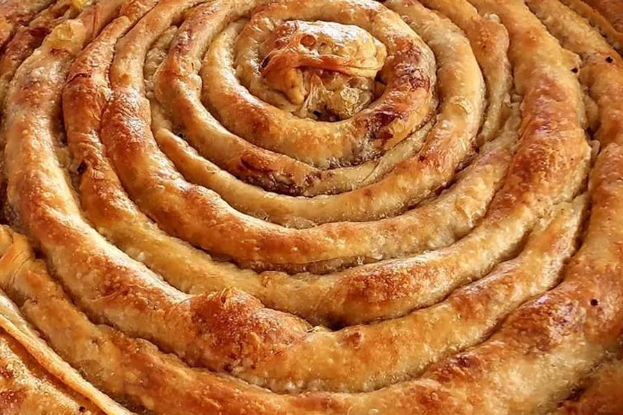 Vic Dana Mujo U Pekari Pojeo Burek Pa Nazvao Jarana Da Mu Se Po Ali