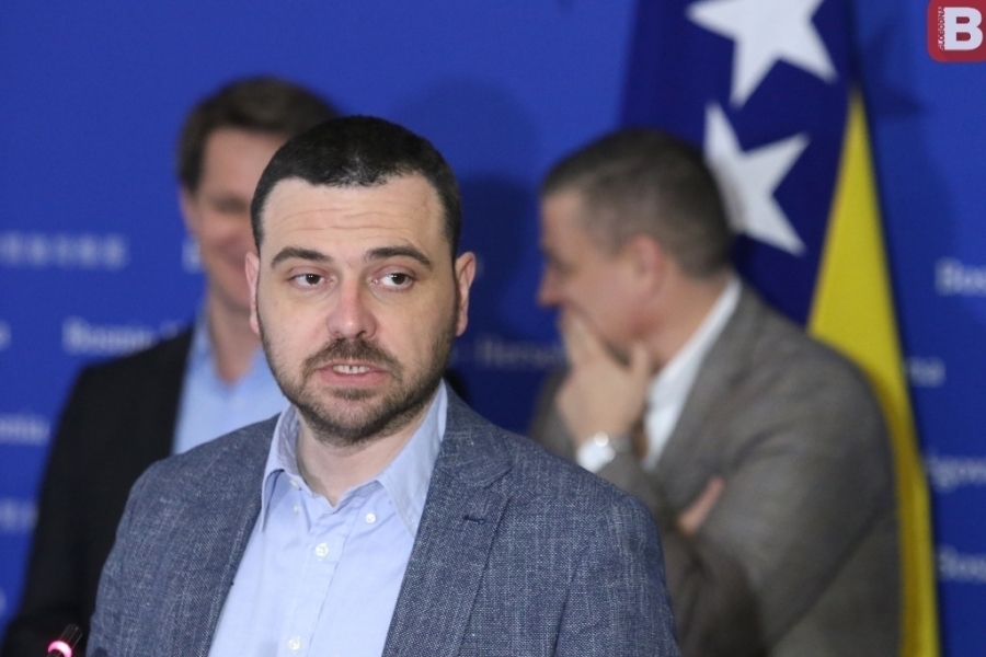 DRŽAVNI ZASTUPNIK IZ SDP a ZA SB O PRVIH ŠEST MJESECI RADA PARLAMENTA