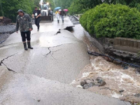 VODA NOSI SVE: Poplave napravile veliku štete na sjeveroistoku Bosne i Hercegovine, evakuirano 30 porodica, proglašeno stanje prirodne nesreće...