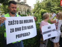 'SB' ISPRED ZGRADE FEDERALNOG MINISTARSTVA ZDRAVSTVA: Održan protest roditelja djece koja boluju od cistične fibroze (FOTO)