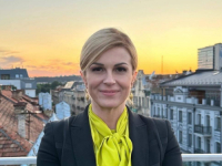 KOLINDA OBJAVILA FOTOGRAFIJE SA NATO SAMITA: Pratioci je zasuli komplimentima zbog mladalačkog izgleda (FOTO)