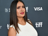 MANJE JE VIŠE: Salma Hayek zabljesnula u haljini koja slavi žensku figuru (FOTO)