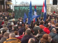 NASTAVLJENI PROTESTI U BEOGRADU: Rijeka ljudi na ulicama, skandira se 'Vučiću lopove'