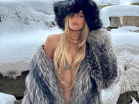 KHLOE KARDASHIAN PREKARDAŠILA: Slikala se na snijegu u bikiniju i lažnoj bundi, pratioci je ismijali (FOTO)