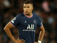 HAJDE VIŠE, ŽIV BIO: Najvažniji igrač Paris Saint-Germaina, Kylian Mbappe, najavio čelnicima PSG-a da želi...