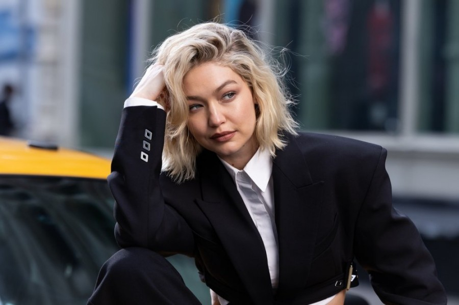 NA ULICAMA NEW YORKA: Gigi Hadid na snimanju reklama stajling podigla ...