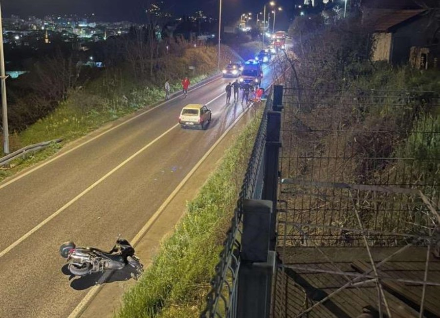 SAOBRAĆAJNA NESREĆA U MOSTARU: Motociklista Zadobio Povrede, U Toku ...