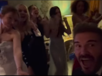 DOK JE BECKHAM SVE SNIMAO: 'Spice Girls' otpjevale svoj veliki hit na proslavi Victorijinog rođendana (VIDEO)