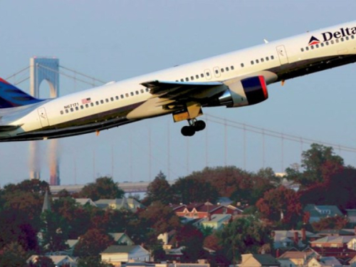 NOVI INCIDENT U ZRAKU: Boeing u SAD-u prisilno sletio nakon što je otpao komad aviona