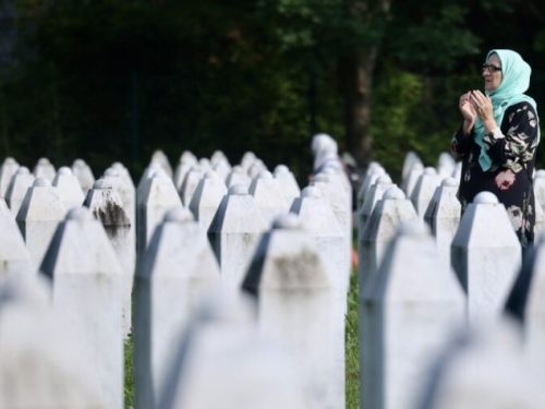 IZRAELSKI LIST KRITIKOVAO AMBASADORA SVOJE ZEMLJE U SRBIJI: 'Negirao je genocid u Srebrenici koji je međunarodno utvrđen i presuđen'