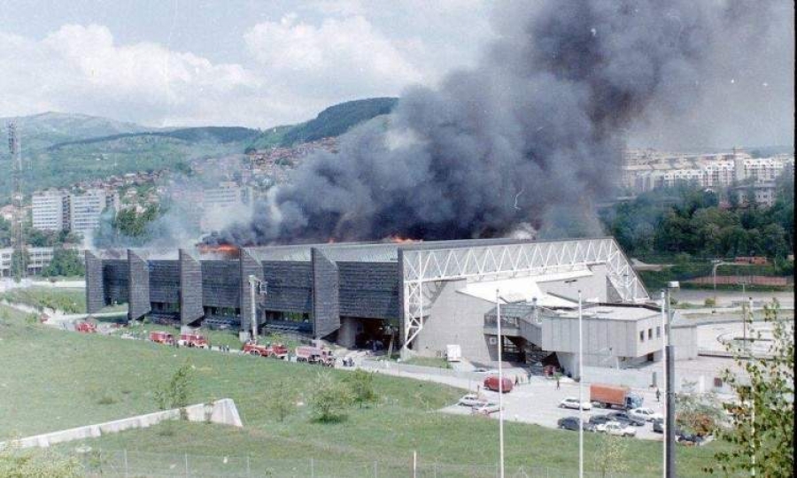 DAN KADA JE SARAJEVO PLAKALO: Na današnji dan 1992. godine zapaljena je ...