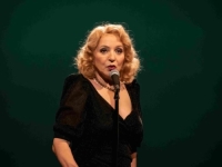 OVACIJE U SRBIJI: Dramska predstava 'Marlene Dietrich: pet tačaka optužnice' autora i redatelja Harisa Pašovića sinoć je izvedena u...
