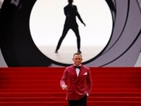 KAKAV PREOBRAŽAJ: Daniel Craig izazvao pomutnju među obožavateljima reklamom za modnu marku (VIDEO)