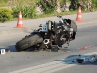 SAOBRAĆAJNA NESREĆA KOD TUZLE: Motociklistkinja poginula u sudaru s automobilom, dvije osobe lakše povrijeđene