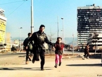 PAMTE GA MNOGE SARAJLIJE: Na današnji dan 1993. na Sarajevo je palo 3.777 granata