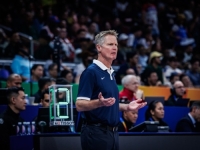 IAKO JE ZVIJEZDA BOSTONA SJEDILA NA KLUPI, AMERIKANCI SU LAKO DOBILI SRBIJU: Steve Kerr objasnio svoju odluku