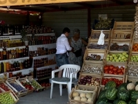 KILOGRAM SUHIH SMOKAVA 30 MARAKA: Ovo je najskuplja tržnica uz cestu u dolini Neretve, kupci sumnjaju u...