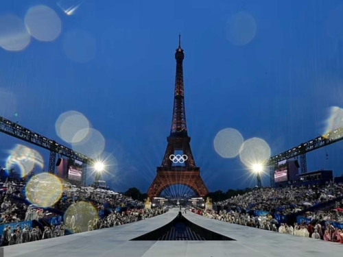 OTVORENE OLIMPIJSKE IGRE U PARIZU: Francuzi priredili pravi spektakl pa na kraju iznenadili čitav svijet (FOTO, VIDEO)