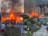 HAOS U ZENICI: Izbio veliki požar, gori napušteni objekat (VIDEO)