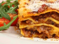 RADO SU VIĐENE NA SVAKOJ TRPEZI, BILO KADA: Napravite lasagne bolognese u izvrsnoj igri sa začinima