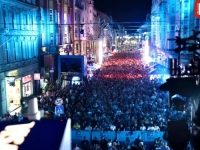 SPEKTAKULARNI PRIZORI IZ SARAJEVA: 'SB' na posljednjoj noći SFF-a, Vječna vatra i Titova ulica ponovo su mjesto najbolje zabave (FOTO)