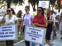 'SB' DAO PODRŠKU NUB-u: Građani i zaposlenici najvažnije državne biblioteke u protestnoj šetnji (FOTO)