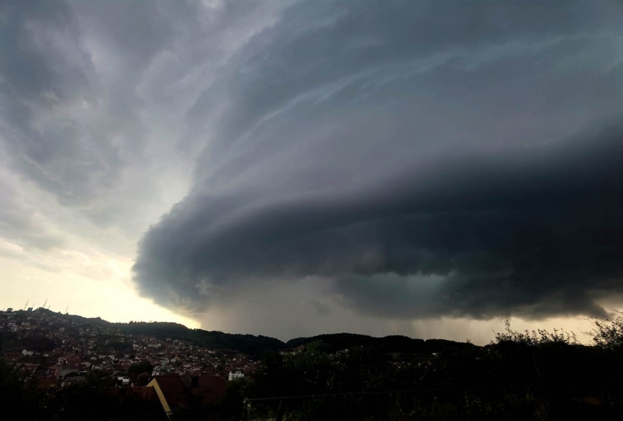 SLIJEDE BURNI SATI: Opasno Vrijeme Za Cijeli Jadran, Europa Se Priprema ...