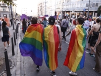 POVORKA PONOSA U BEOGRADU PROŠLA BEZ PROBLEMA: LGBT zajednica traži usvajanje dva zakona