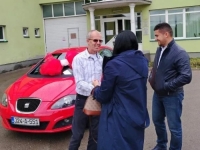 POŠTEN RAD I LOJALNOST SE CIJENI: Uspješna domaća firma radnika nagradila automobilom (FOTO)