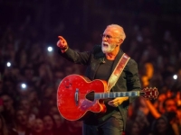 DINO MERLIN ODRŽAO SPEKTAKULARAN KONCERT U MINHENU: 'Čarobnjak' rame uz rame s najvećim svjetskim zvijezdama (FOTO/VIDEO)