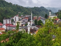 'SB' O SITUACIJI U SREBRENICI UOČI LOKALNIH IZBORA: Građani nezainteresovani, kampanja loša, a 'gosti' iz Srbije...