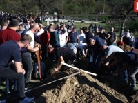 'SB' NA POSLJEDNJEM ISPRAĆAJU: Nakon dženaze, obavljen ukop žrtava poplava u Donjoj Jablanici (FOTO)