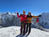 ČLANICE SARAJEVSKOG 'ENERGOINVESTA': Alpinistkinje Hasna i Emira popele se na vrh Island Peak na Himalajima (FOTO)