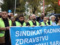 ŠTA JE POZADINA RADNIČKOG BUNTA NA KCUS-u: Članovi menadžmenta Opće bolnice 'u prvom planu' na protestima, ko manipuliše javnošću i širi laži?