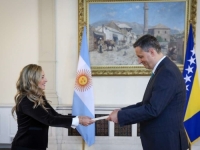 CEREMONIJA U PREDSJEDNIŠTVU BiH: Bećirović primio akreditivno pismo novoimenovane ambasadorice Argentine, ukazano na...