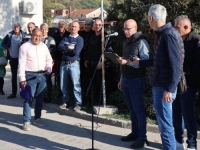 ODRŽAN PROTEST U MOSTARU: Radnici 'Kosmosa' poručili - Nećemo na ovome stati, ako  se ništa ne poduzme...'