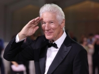 RICHARD GERE ĆE SA PORODICOM NAPUSTITI SAD: Par će već za Dan zahvalnosti otići u Madrid kako bi sa...