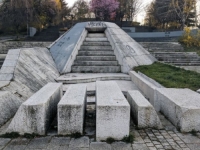 TRAGEDIJA U SARAJEVU: Pored beživotnog tijela u parku, pronađeno i OVO - Policija na terenu