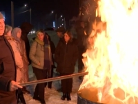 STANOVNICI VOGOŠĆE JOŠ UVIJEK SU BEZ GRIJANJA: Odlučili su da večeras ponovno izađu na proteste i... (VIDEO)