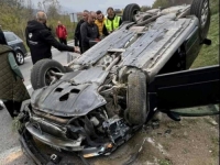 STRAVIČNA SAOBRAĆAJNA NESREĆA: Muškarac poginuo u prevrtanju automobila kod...