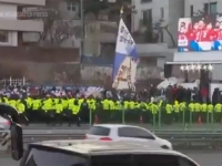 DRAMA NA ISTOKU: Policija pokušava uhapsiti predsjednika države, blokirali ih...