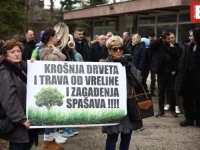 'SB' NA LICU MJESTA: Protesti ispred PMF-a zbog planirane izgradnje WTO centra, evo kakve poruke su upućene (FOTO)