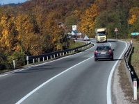 STANJE NA CESTAMA: Na dionici autoceste A-1 Podlugovi - Visoko zbog radova na postavljanju bukobrana na mjestu ...