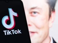 OTKUCAVA SAT ZA TIK TOK U AMERICI: Milioni korisnika u panici, sve oči su sad uprte u jednog čovjeka