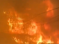 STRAVIČNI PRIZORI S LICA MJESTA: Vatra guta kuće u Los Angelesu, evakuirano 30.000 ljudi, slavni glumac bježi...