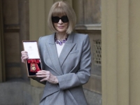 ŠOKIRALA MODNI SVIJET: Anna Wintour nakon dugo godina odbacila svoj zaštitni znak (FOTO)